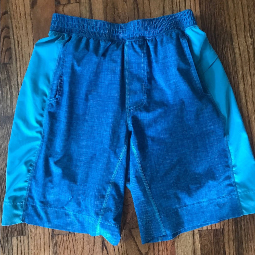 Men’s size M lulu shorts